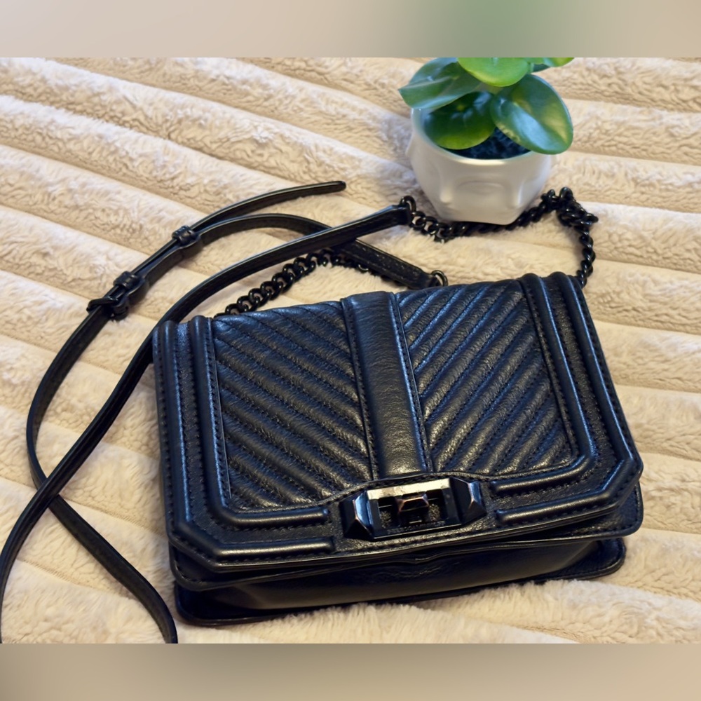 Rebecca Minkoff Chevron Quilted Leather SM Love Crossbody Hand Bag Black/Black